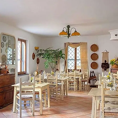 Ristorante Su Barchile فندق 3*